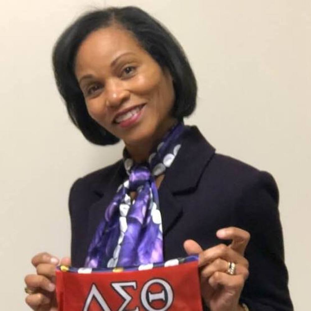 Meet your Posher, Lindy